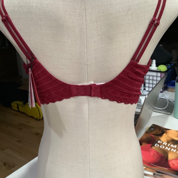 Bras - Picture 3 of 3